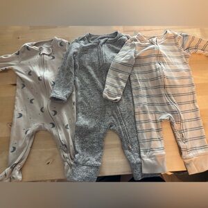 Cloud Island Gray and Cream Bodysuits Set